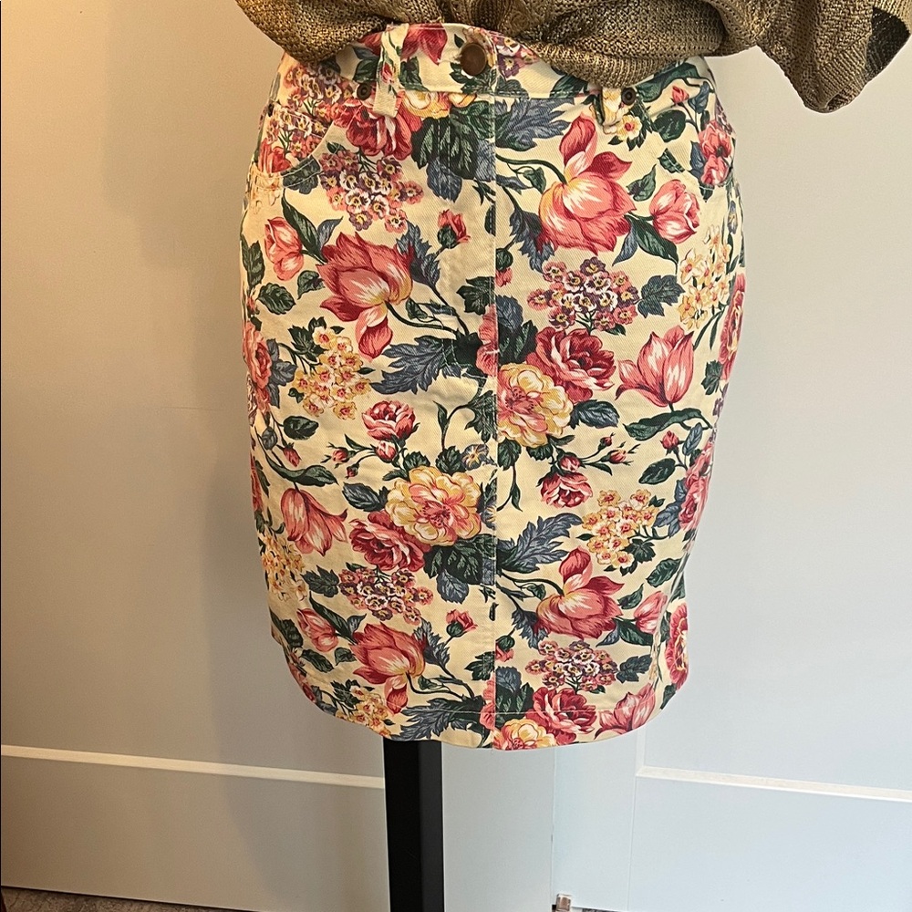 Vintage Floral Print Mini Skirt